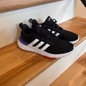 Boys adidas cloudfoam tennis shoe